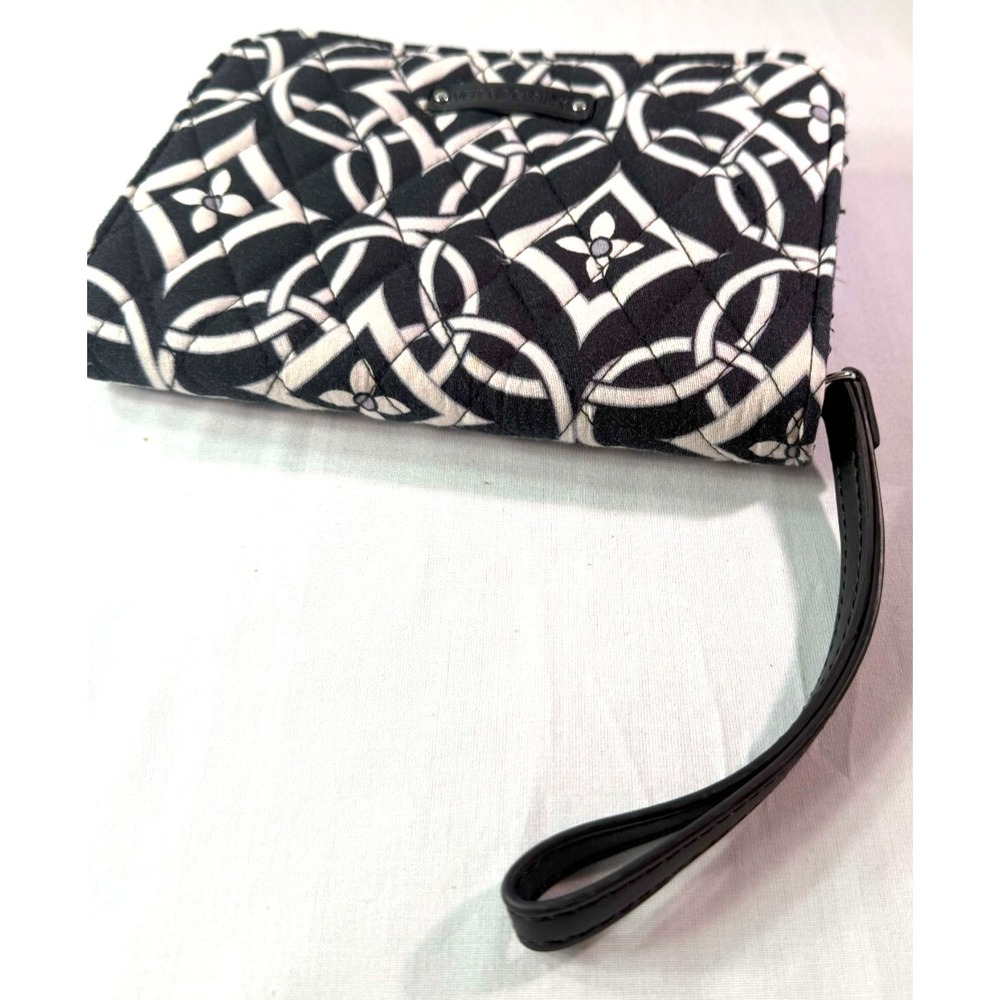 Vera Bradley Zip Around Wristlet - Black / White Concerto Pattern - Great Cond.